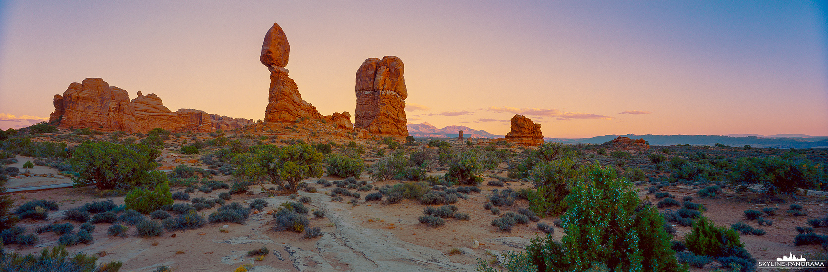 Balanced Rock - Arches Nationalpark (p_01271)